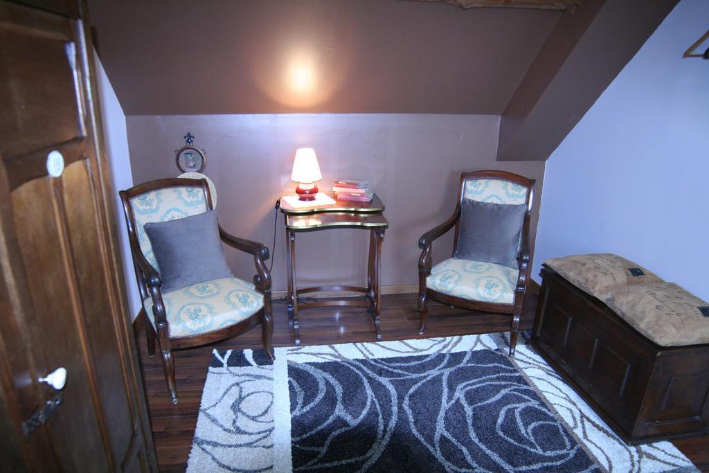 Chambre D'Hotes Du Domaine De La Haute Poignandiere Saint-Germain-de-la-Coudre Rum bild