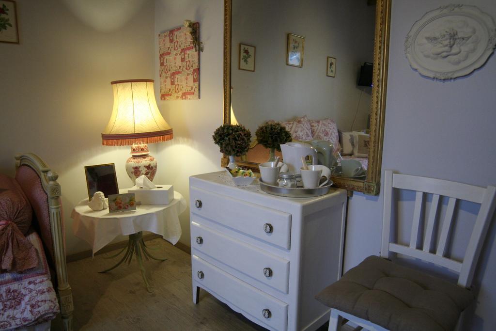Chambre D'Hotes Du Domaine De La Haute Poignandiere Saint-Germain-de-la-Coudre Rum bild